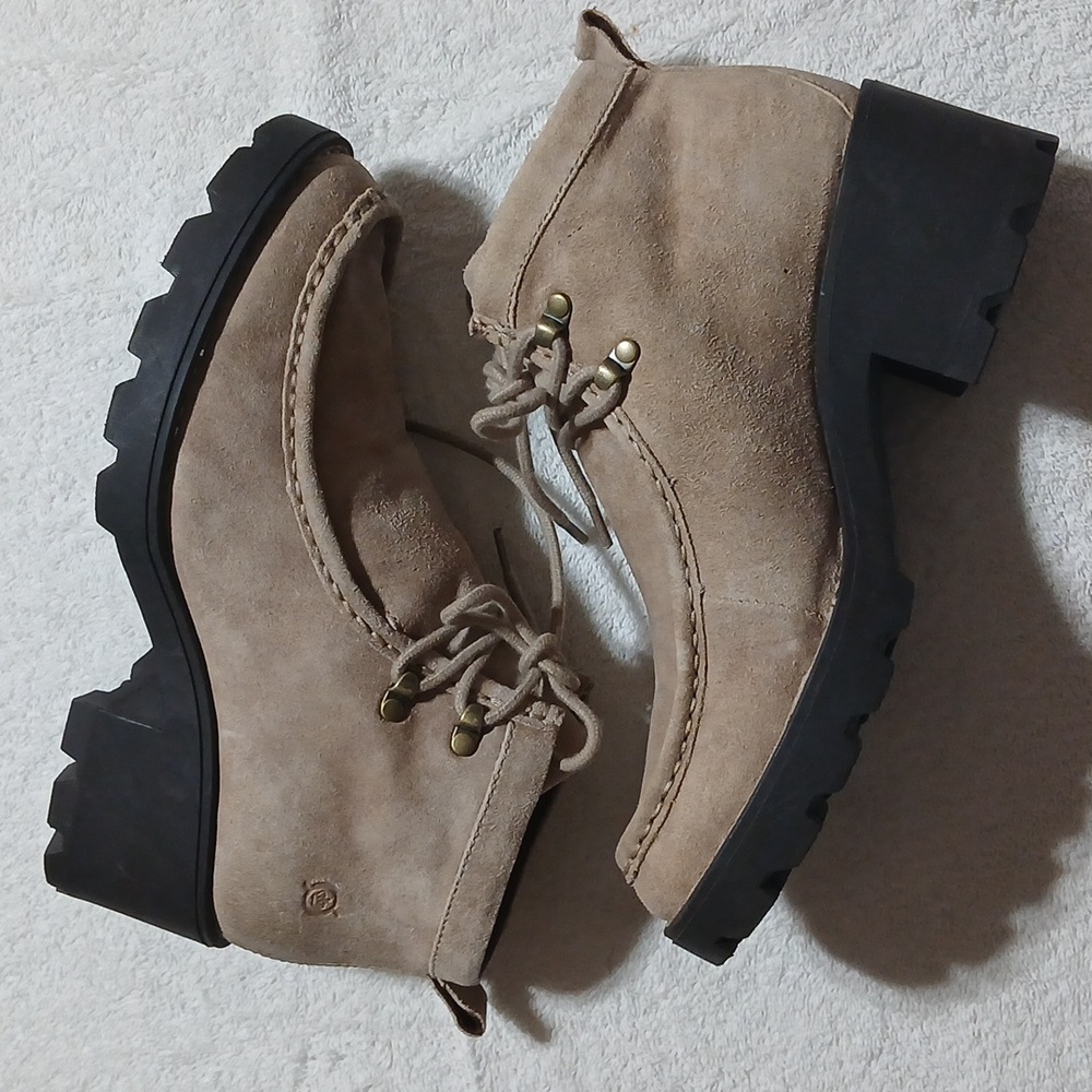 Born Griffin Lace-Up Cream Booties Size 9 Womans - Picture 2 of 7